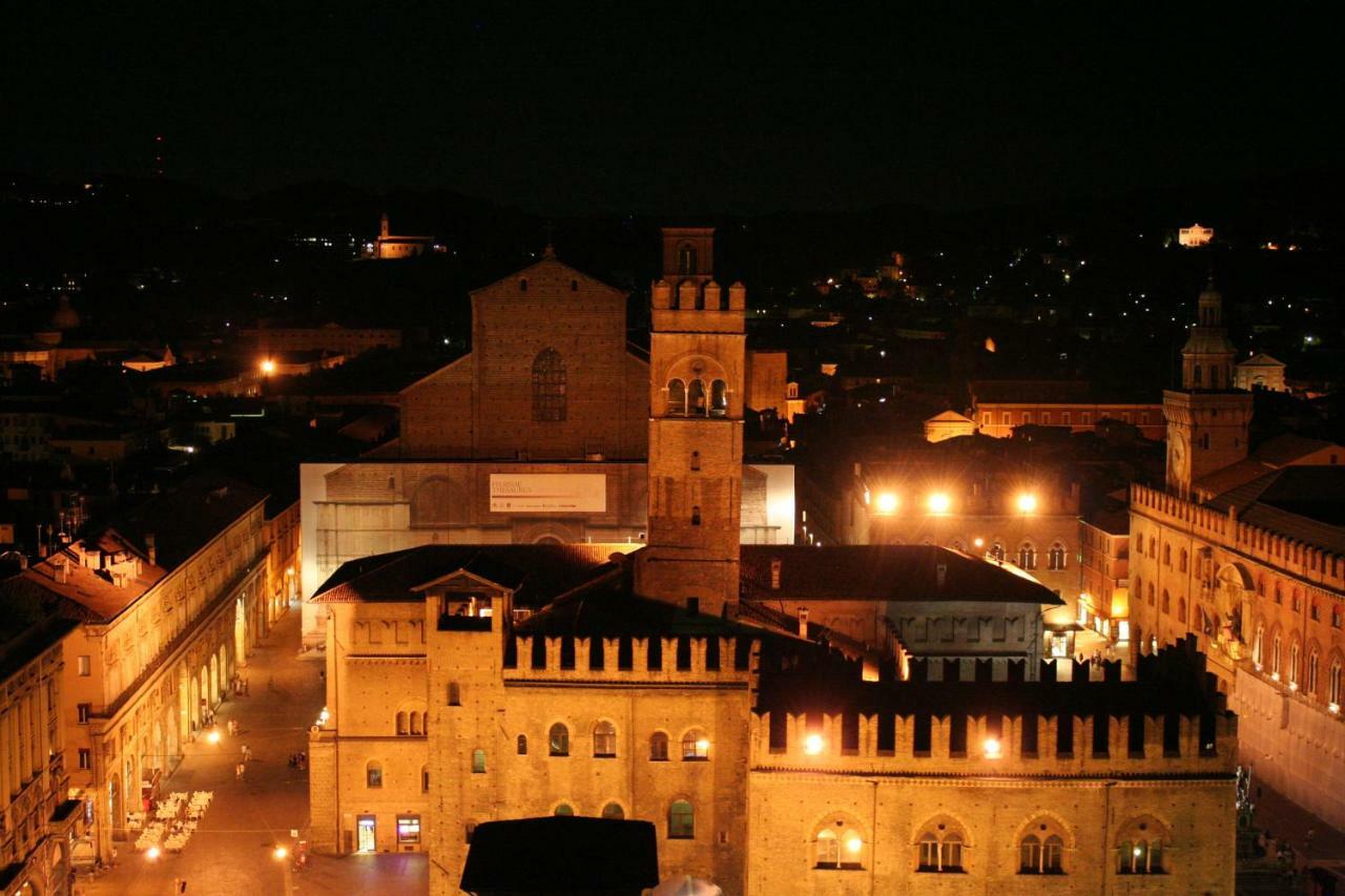 The Pianist S House In The Heart Of Bologna Apartment Luaran gambar